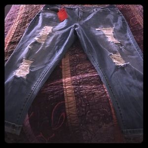 Jennifer Lopez destroyed boyfriend jeans size 18